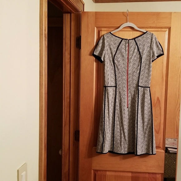 dress - Picture 2 of 4
